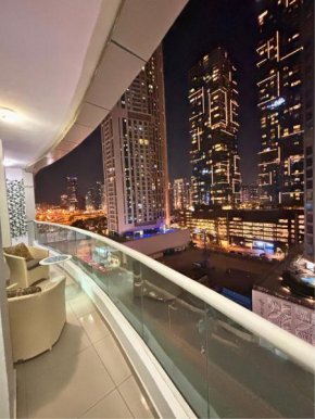 Lux 1BR, KingBed in Dubai Marina, 3Mints Metro, 5mints Barasti Beach